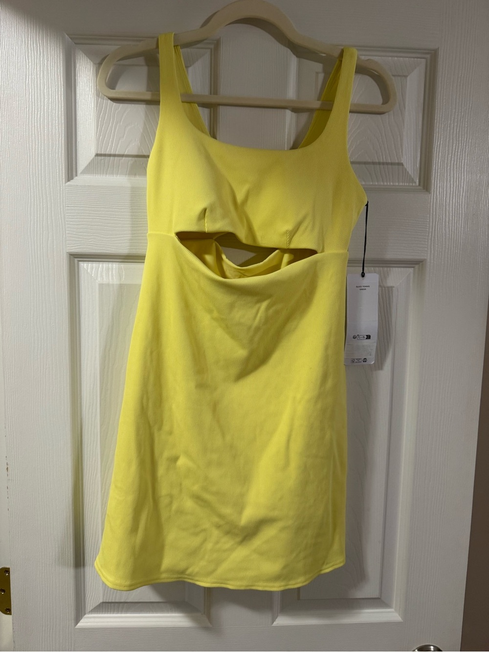 ALO SLICE TENNIS dress in sunshine